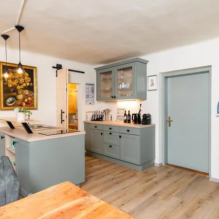 Romantisches Weinkellerhaeuschen Mit Whirlpool Holiday home