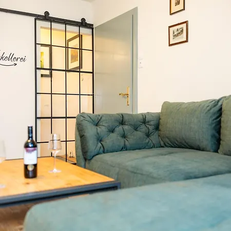 Romantisches Weinkellerhaeuschen Mit Whirlpool * Krems an der Donau