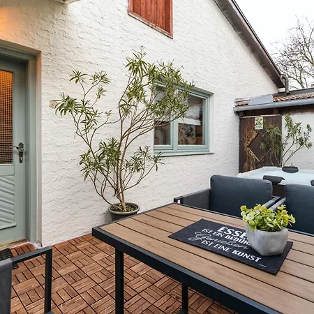 Vakantiehuis Romantisches Weinkellerhaeuschen Mit Whirlpool *