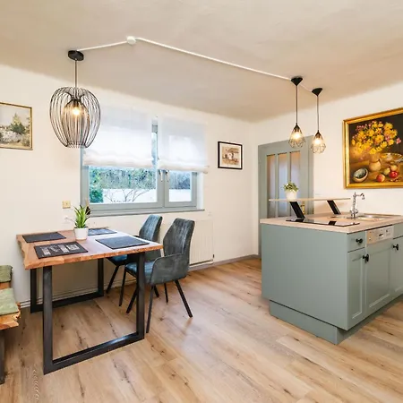 Vakantiehuis Romantisches Weinkellerhaeuschen Mit Whirlpool