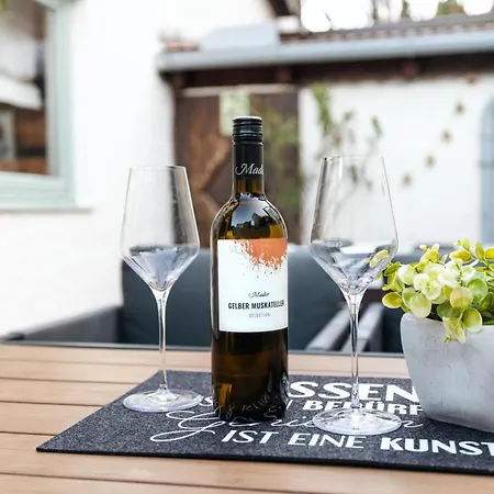 Romantisches Weinkellerhaeuschen Mit Whirlpool *