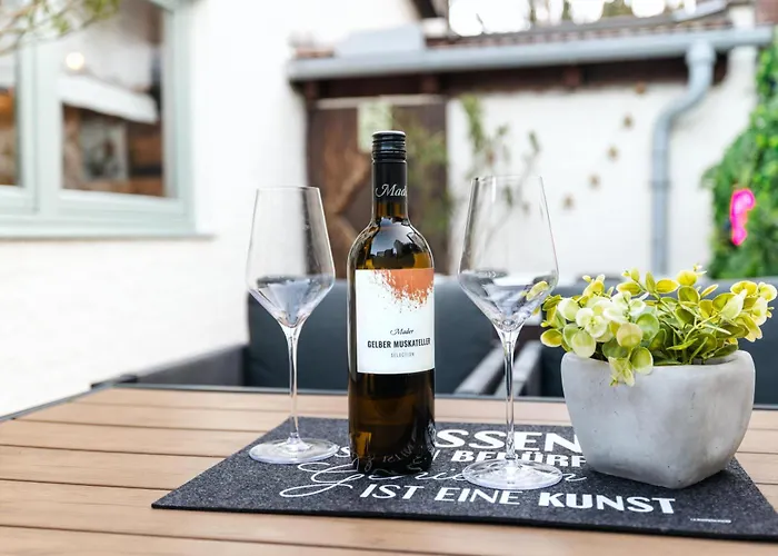 Romantisches Weinkellerhaeuschen Mit Whirlpool *